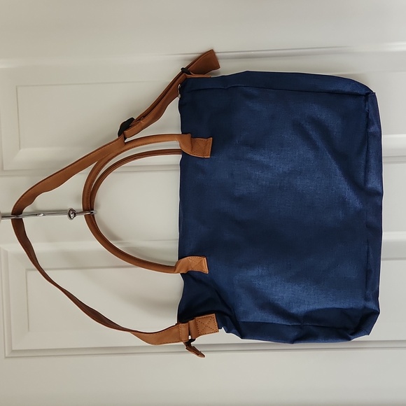 Tote bag with shoulder strap and handles - Picture 3 of 5